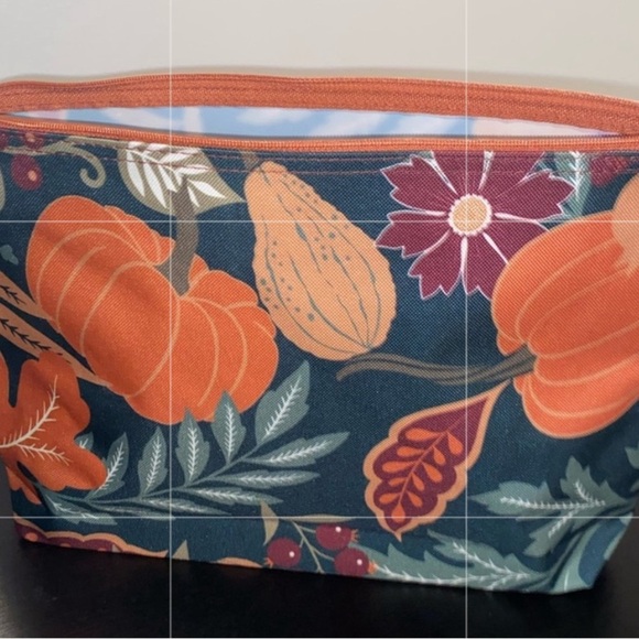 Thirty One  Zipper Pouch Bag Organizer - Pumpkin Floral - EUC - Picture 4 of 6